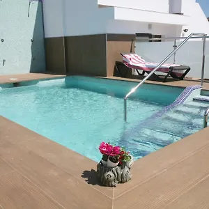 https://apartamentos-balcon-de-nerja-adults-only.1costadelsol.com