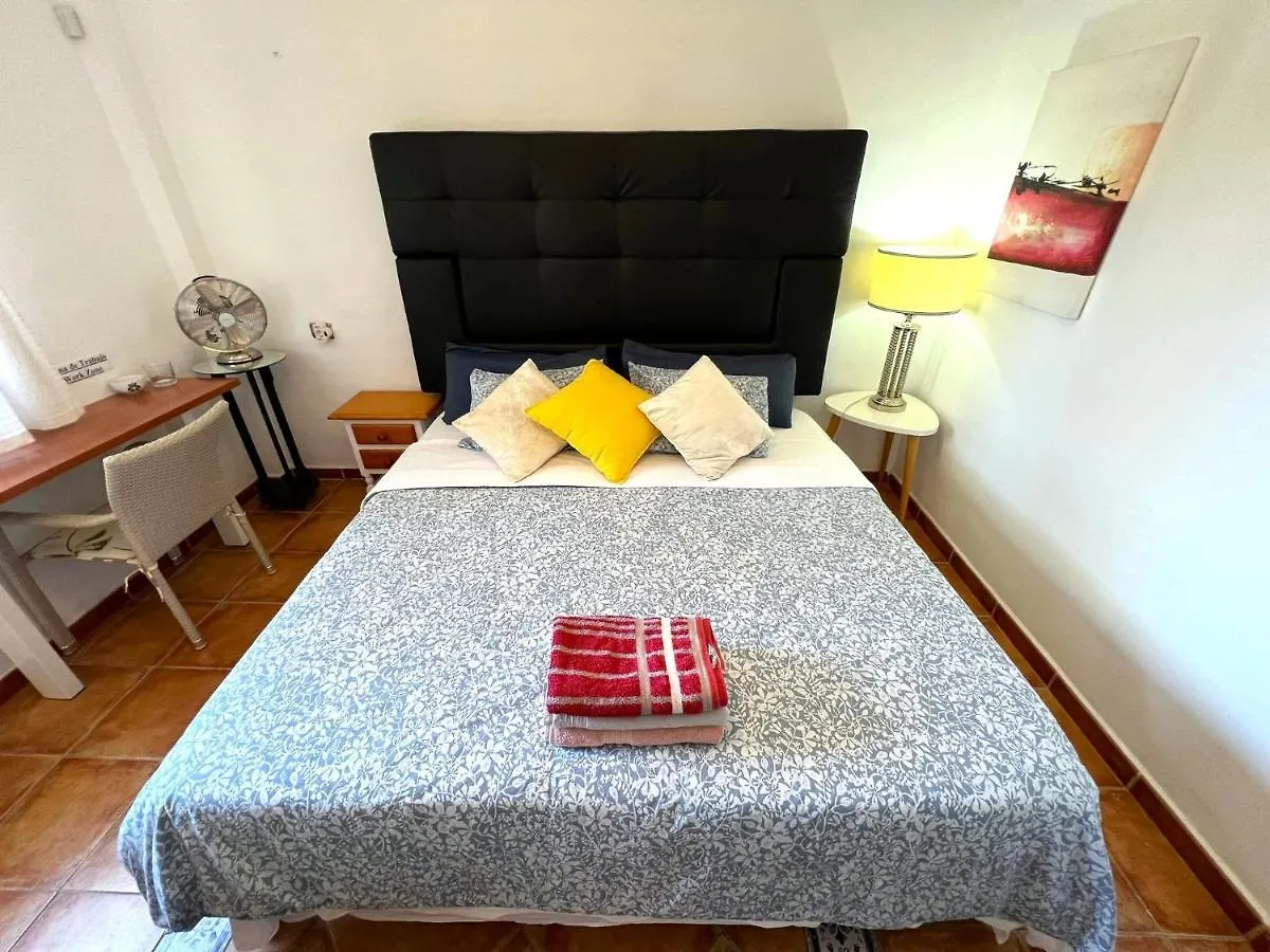 Alcamar Habitacion Privada Con Las Areas De Sala, Cocina Y Bano Que Se Comparten Cerca Al Mar! Alcala  0*, Alcala (Tenerife)