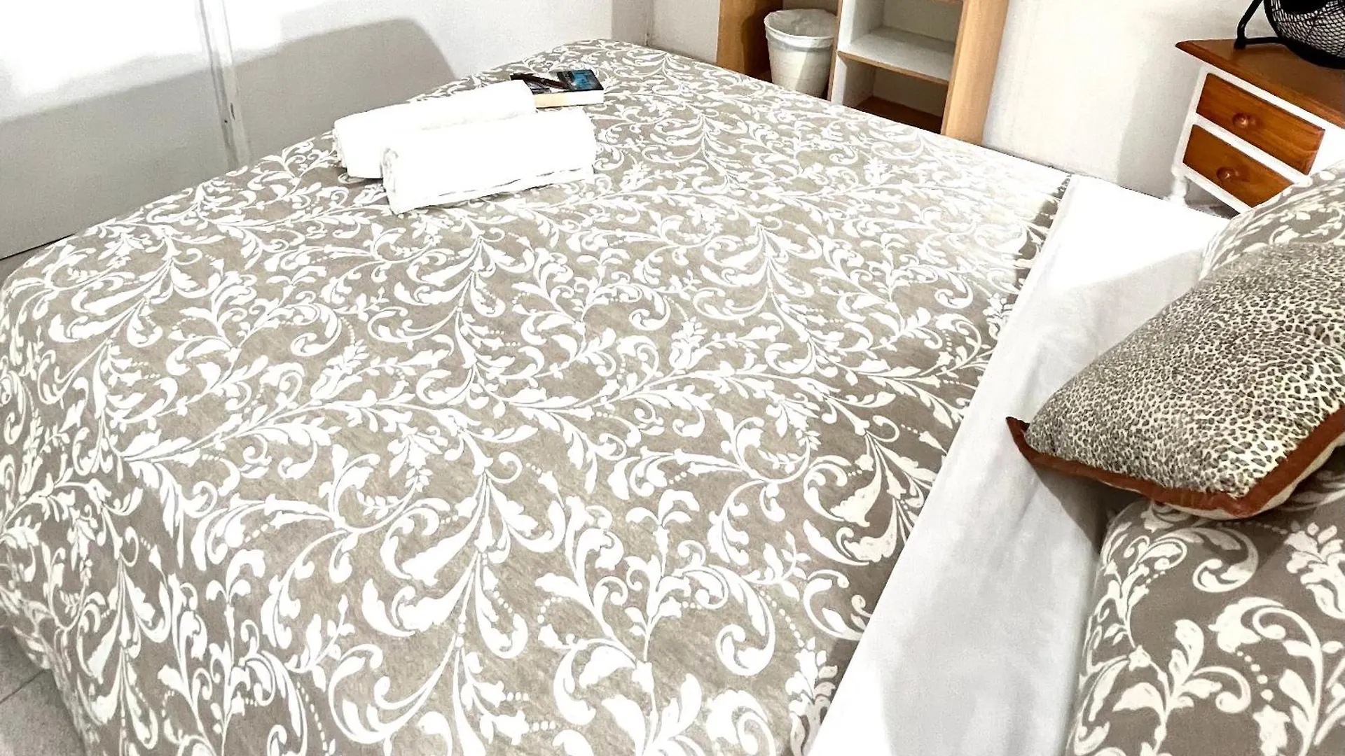 Alcamar Habitacion Privada Con Las Areas De Sala, Cocina Y Bano Que Se Comparten Cerca Al Mar! Alcala  Homestay